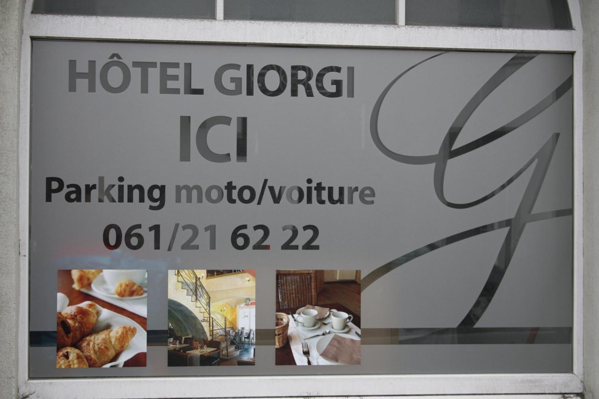 Hotel Giorgi Et Logements Insolites Bastogne Exterior photo